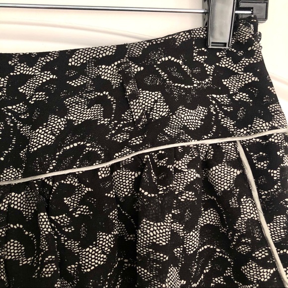 Lace Printed Shorts - Picture 3 of 7